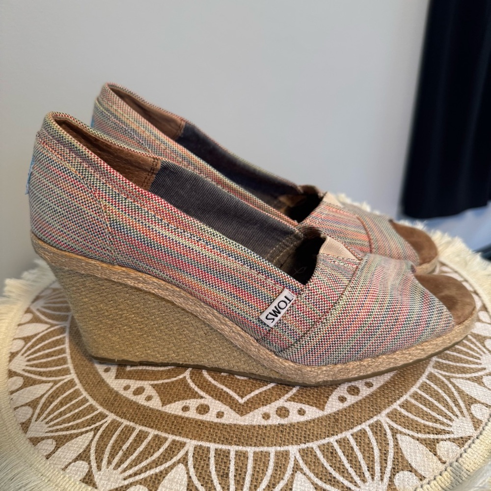 TOMS Women's Wedge Peep Toe Shoes Multi Color Size 8.5